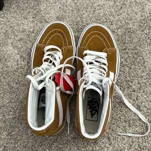 Vans Sk8 Hi NWT SZ 7 Women’s.  Color is a Gold/ Dark Mustard.